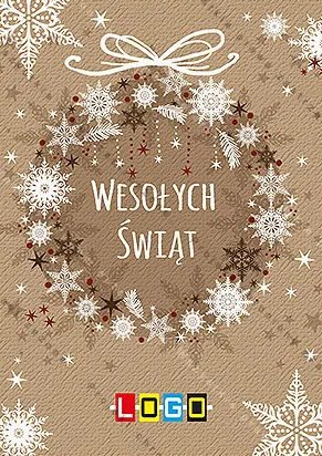 Okrągły wieniec ze śnieżynek i cienkich gałązek na białej kokardzie, w środku napis życzeń, tło piaskowe