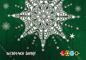 Duża śnieżynka w bieli i srebrze z drobnym deseniem na ciemnozielonym tle, wokół mniejsze śnieżynki