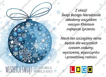 Duża błękitna bombka ze śnieżynkami i mniejszymi bombkami na granatowej kokardzie, napis na dole