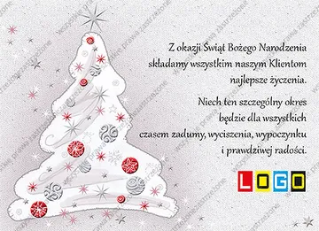 Puchowa choinka z czerwonymi bombkami i szarymi kulami w paski na perłowym tle