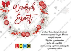 Wianek z oszronionych gałązek jodły z czerwonymi bombkami i kokardą wychodzi poza kadr, w środku napis życzeń na bieli