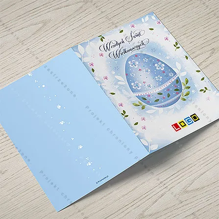 Wnętrze karnetu: czysta biała strona przeznaczona na życzenia, widoczne po rozłożeniu karnetu