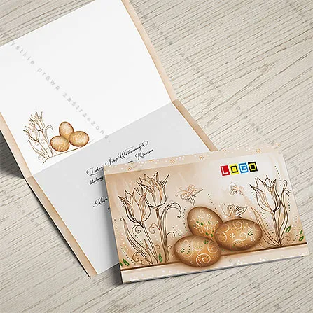 Trzy ornamentowe jajka i konturowe tulipany z motylami w beżach i brązach na tle jak papier czerpany