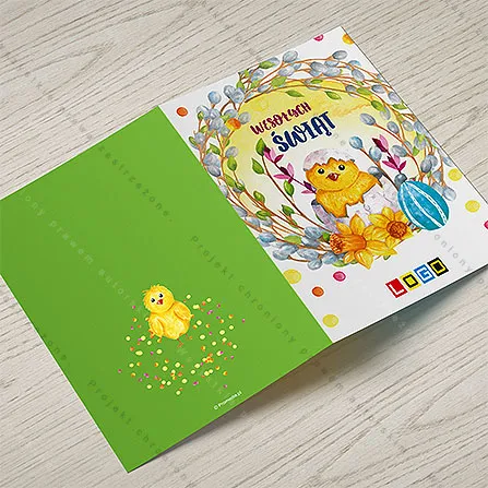 Wnętrze rozłożonego karnetu z wolną stroną na życzenia wielkanocne i podpis firmy