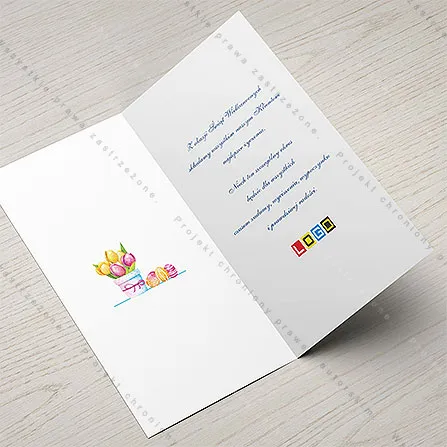 Mniejsza wersja bukietu po lewej stronie wnętrza, po prawej granatowy tekst życzeń z drugim logo
